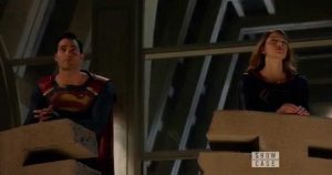 Supergirl 2.Sezon 22.Bölüm Supergirl 2.Sezon 22.Bölüm